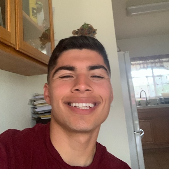 Meet your Posher, Fernando - Picture 1 of 1